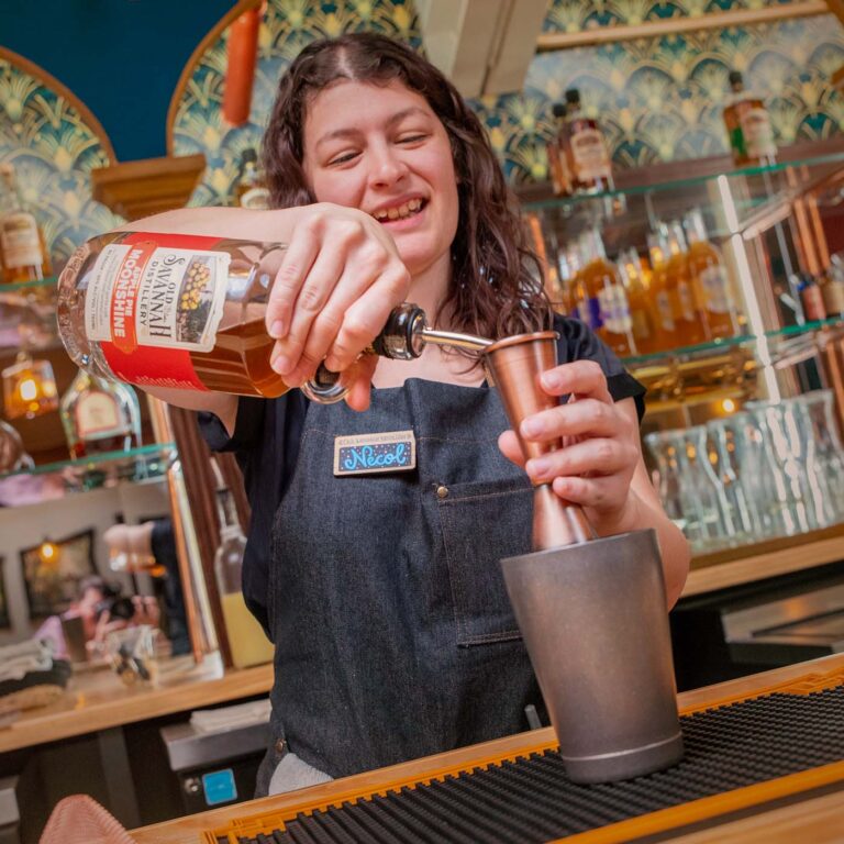 cocktail classes at the old savannah distillery
